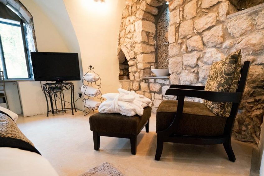 Artists Colony Inn safed balabust 5
