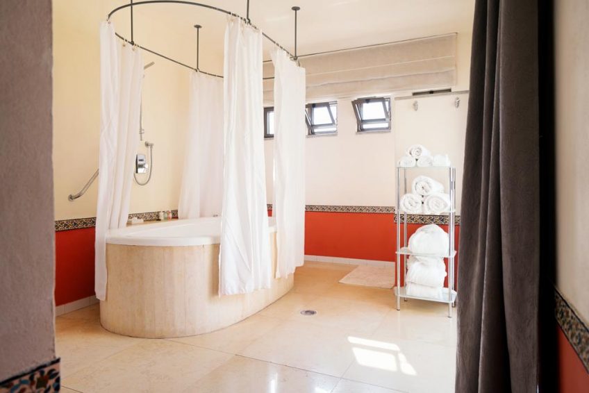 Artists Colony Inn safed balabust 7