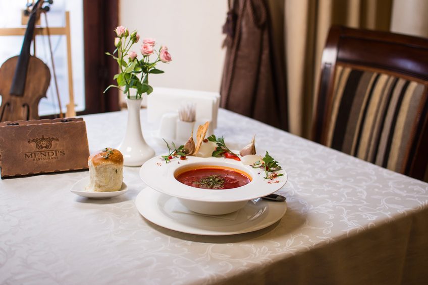 Mendis restaurant safed balabust 8