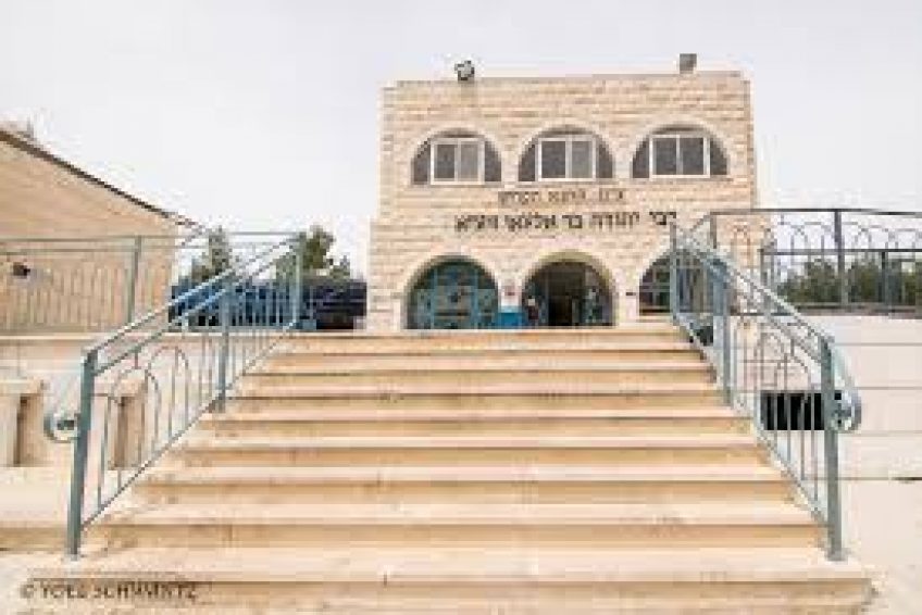 Rabbi Judah bar Ilai Tomb balabust 4