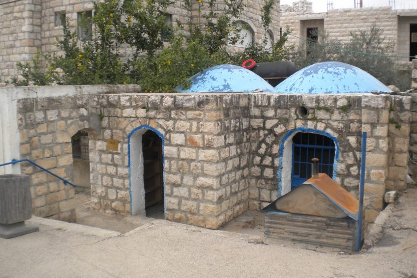 Shemaiah and Avtalion Tomb balabust 2