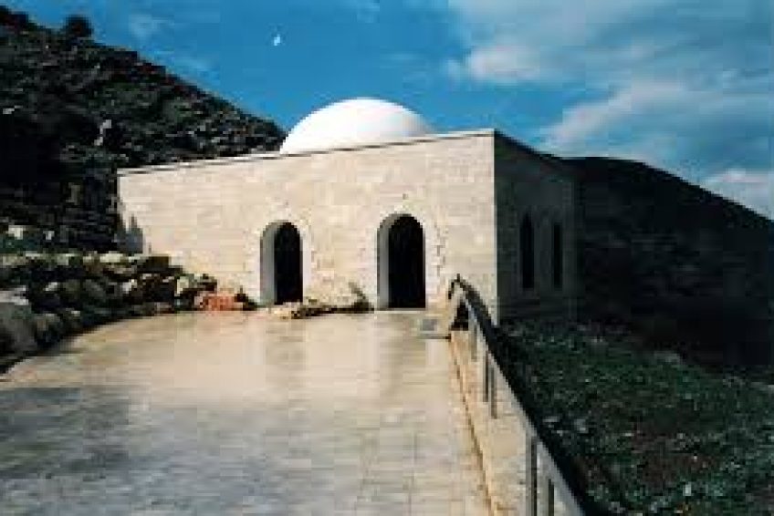 Yonatan Ben Uziel Tomb grave balabust 1