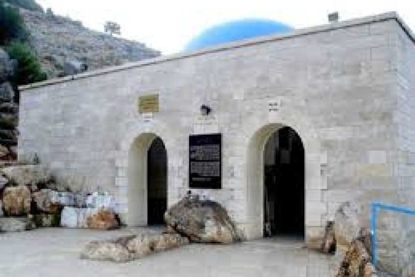 Yonatan Ben Uziel Tomb grave balabust 3
