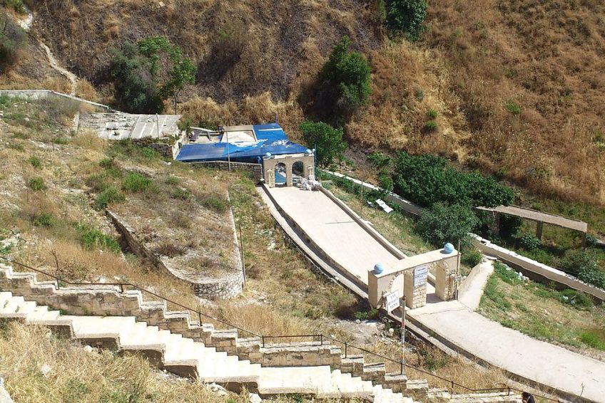 Ari Mikvah HaAri Safed Balabust 4