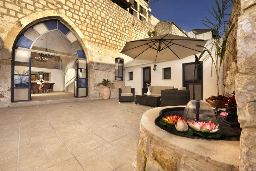 Mansion in the Old Heart safet balabust 1