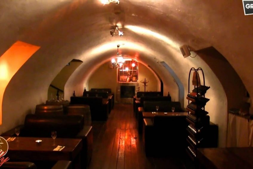 Polly Italian restaurant