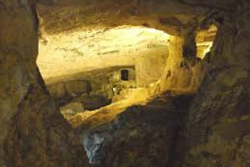 Zedekiah’s Cave