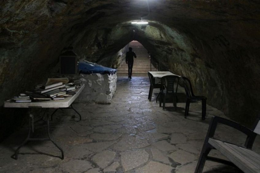 Abaye and Ravva Tomb Cave