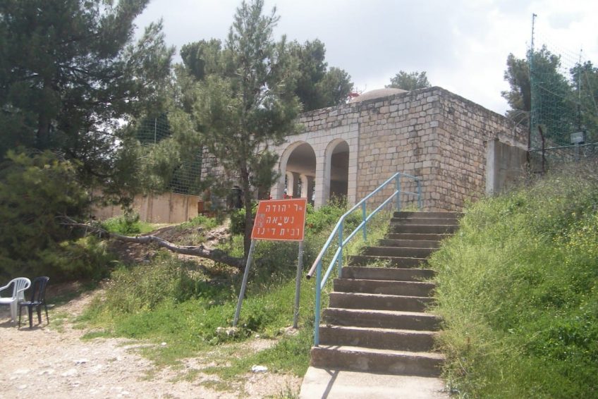 Rabbi Yehuda Nesi’ah Tomb
