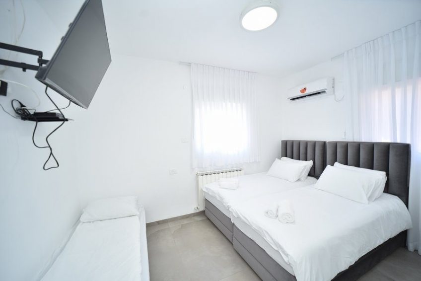 forest edge villa Safed