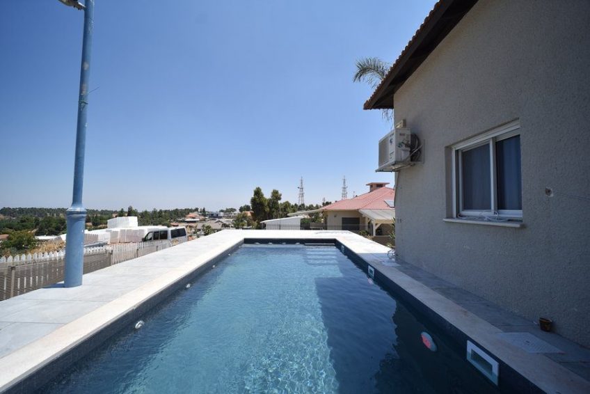 forest edge villa Safed