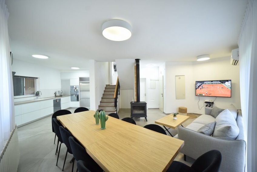 forest edge villa Safed