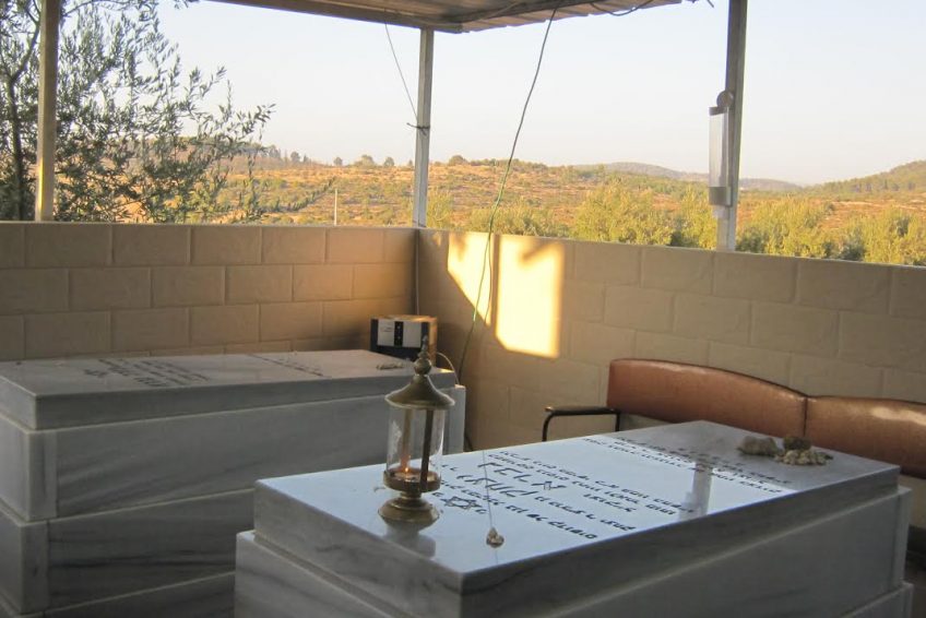 Rabbi Yitzchak Gavra Tomb